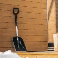 Bilsnöskyffel Fiskars X-Series Teleskopisk 79,5-98,7cm