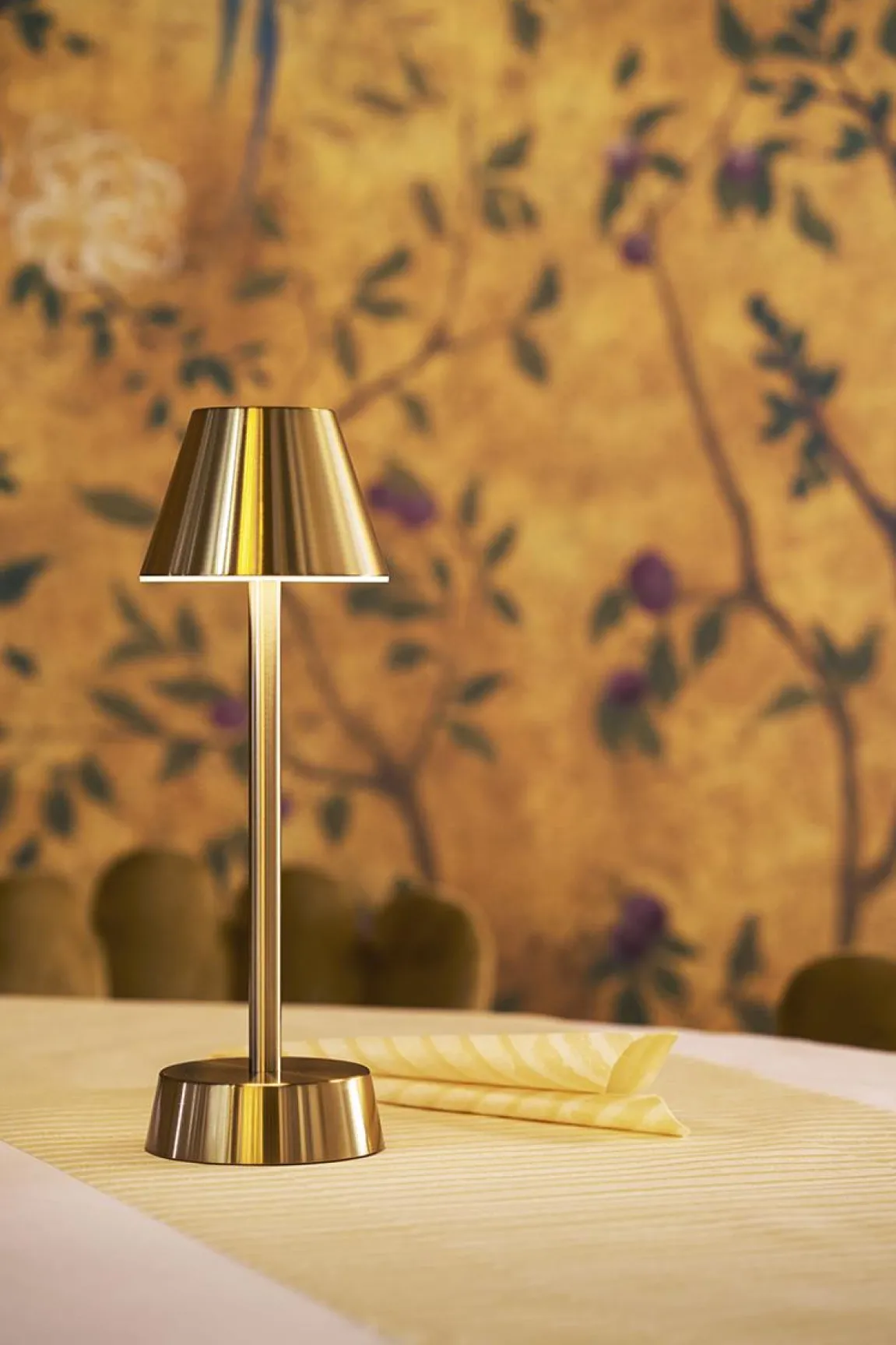 Bordslampa LED Duni Zelda Mässing