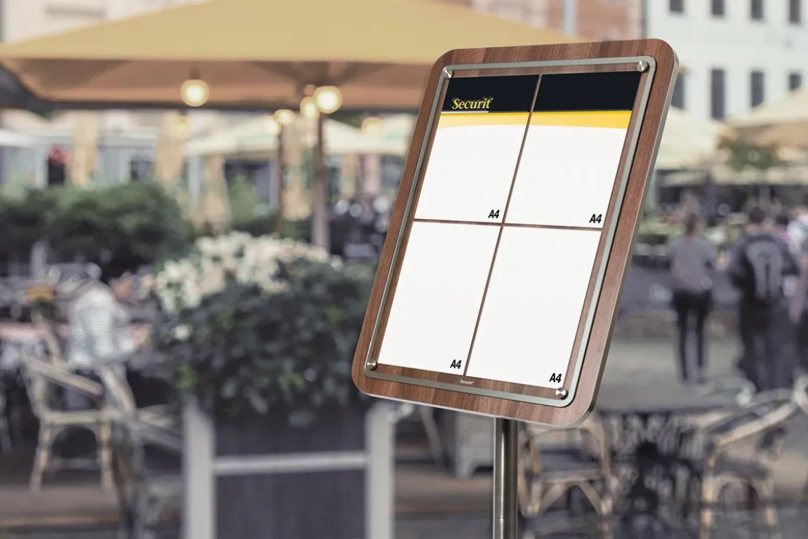 Display till Informationsställ LED Securit Visar 4 A4 Valnöt
