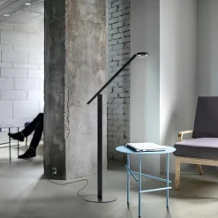 Golvlampa Luctra Floor Lite Svart