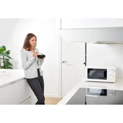 Mikrovågsugn Black+Decker Manuella vred 700W Vit 20L