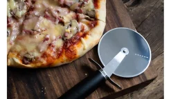Pizzaset Satake Spade, Skärare & Kryddströare