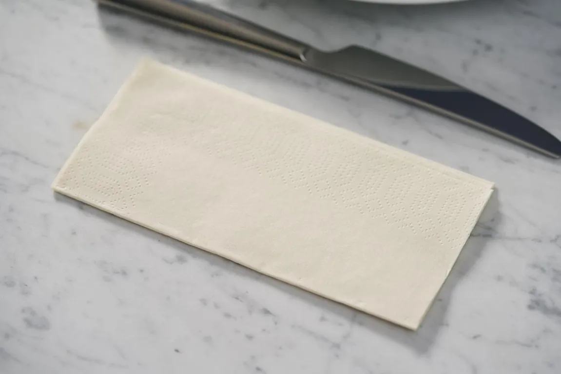Servett Duni 3-lag 1/8 Vikt Cream 33x33cm